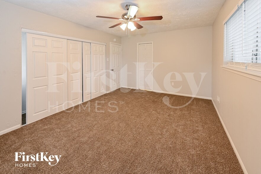 Building Photo - 3806 Fairvalley Dr