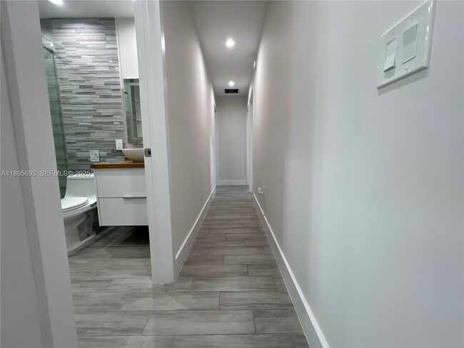 Building Photo - 1405 N 46th Ave