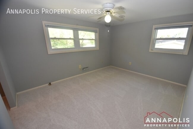 Building Photo - 804 Pin Oak Rd