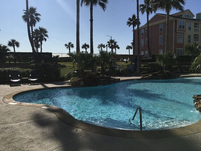 Building Photo - 7000 Seawall Blvd