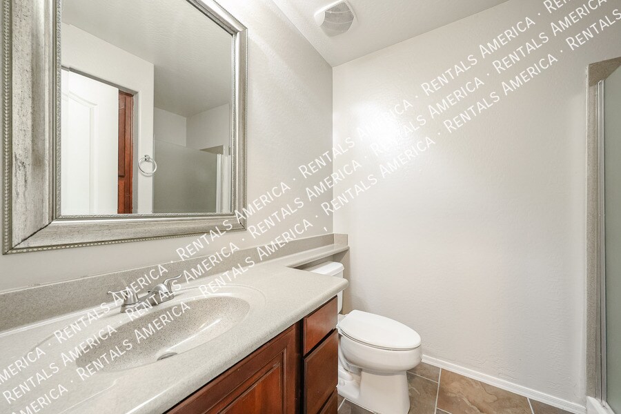 Building Photo - 2665 E Bart St