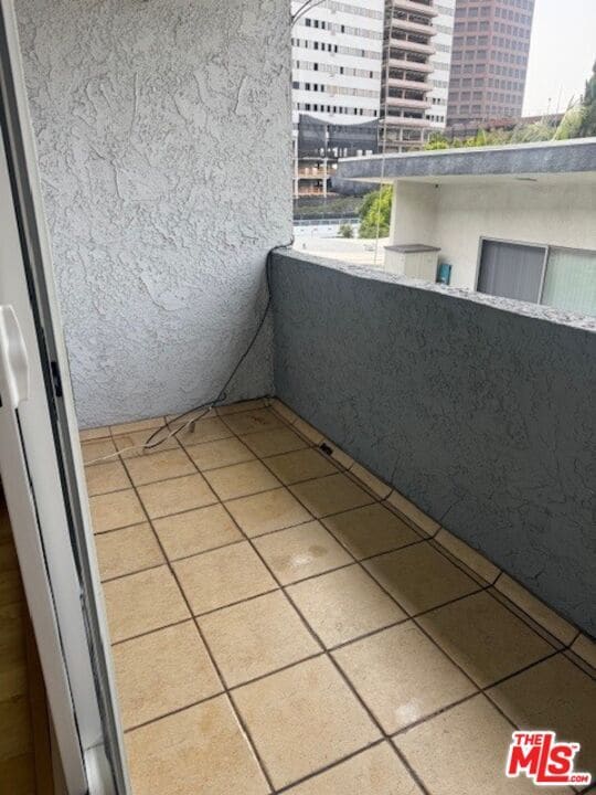 Building Photo - 1242 S Barrington Ave