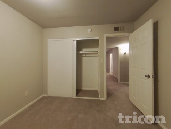 Building Photo - 1349 W Morrow Dr