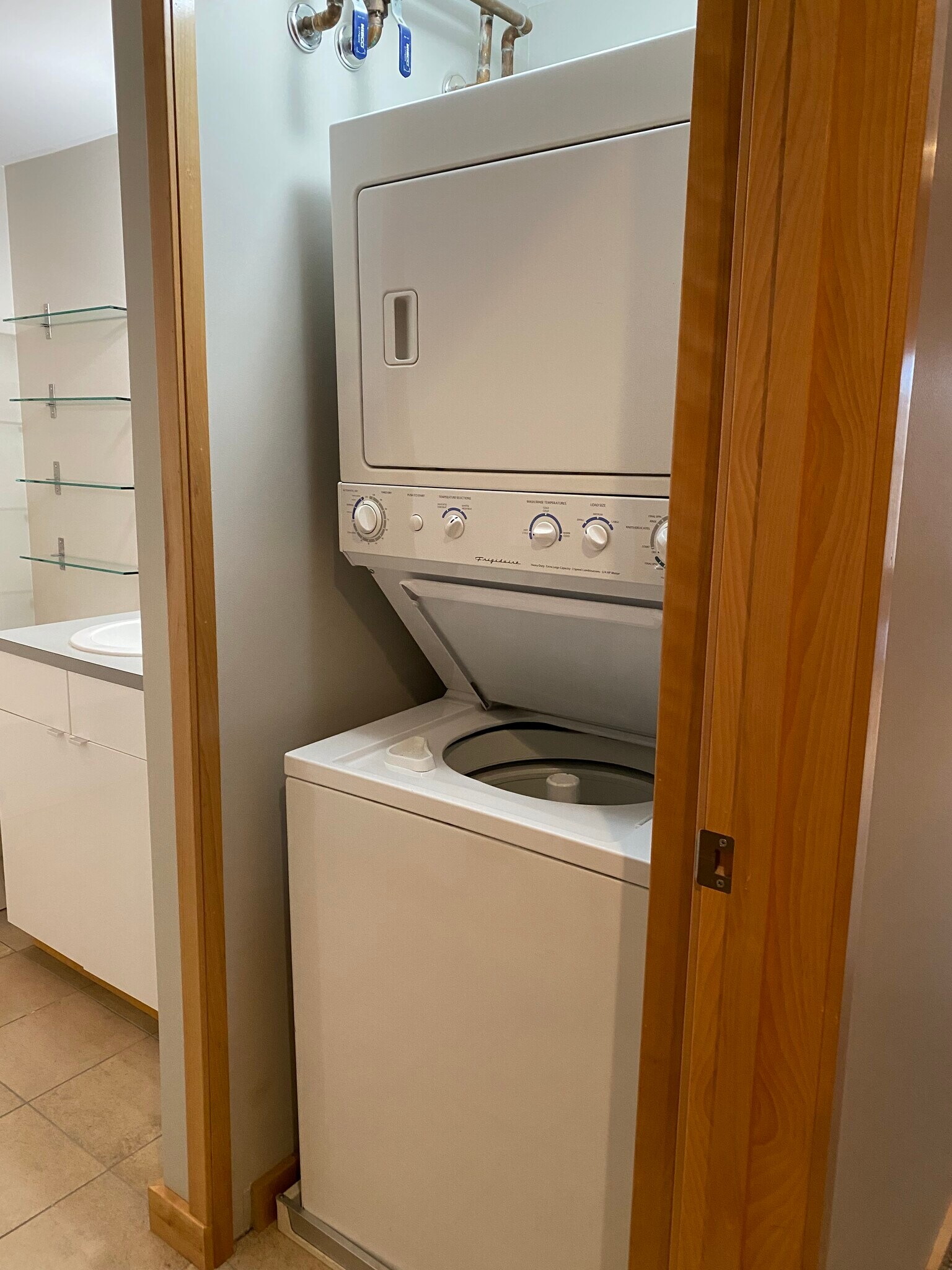 Washer/dryer - 121 E Liberty St