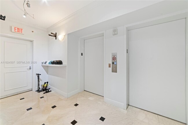 Building Photo - 3101 S Ocean Dr