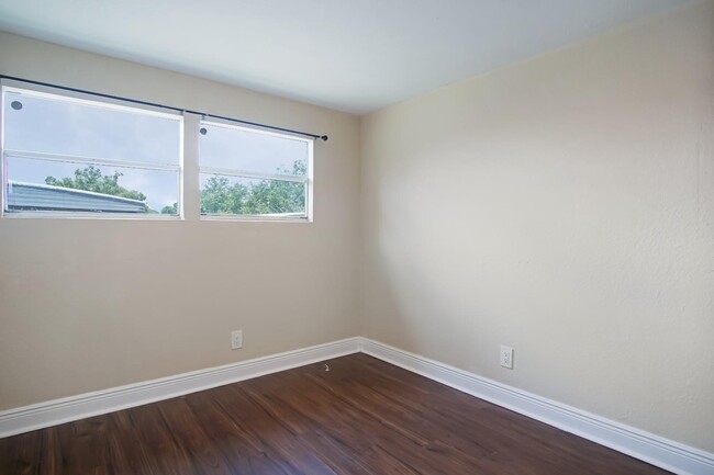 Building Photo - 26 Forest Dr