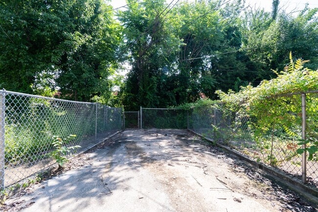 Building Photo - 2639 Boone St