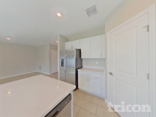 Building Photo - 232 Garnet Ave