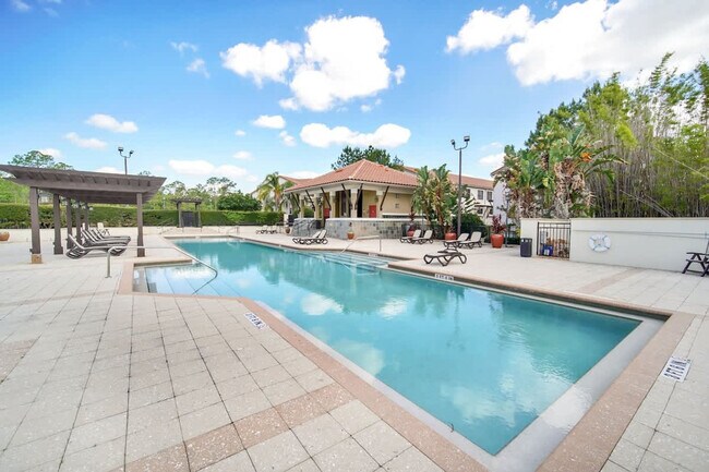 Building Photo - 14590 Damai Ln
