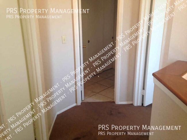 Building Photo - 1623 N Comanche Dr