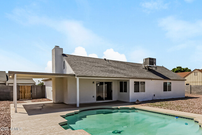 Building Photo - 6538 W Kings Ave