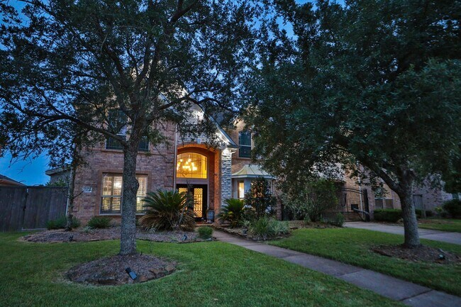 Building Photo - 2560 Costa Mesa Cir