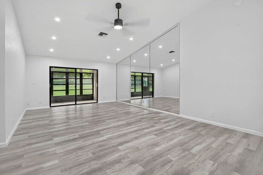 Building Photo - 22576 Vistawood Way
