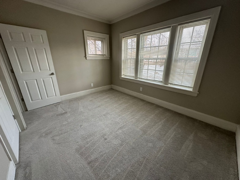 Building Photo - 172 S Portage Path