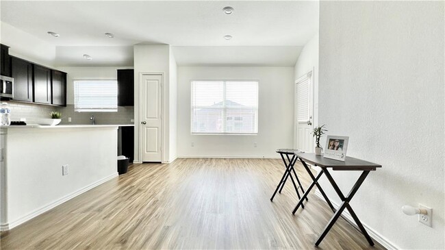 Building Photo - 6528 Strelitzia Cove