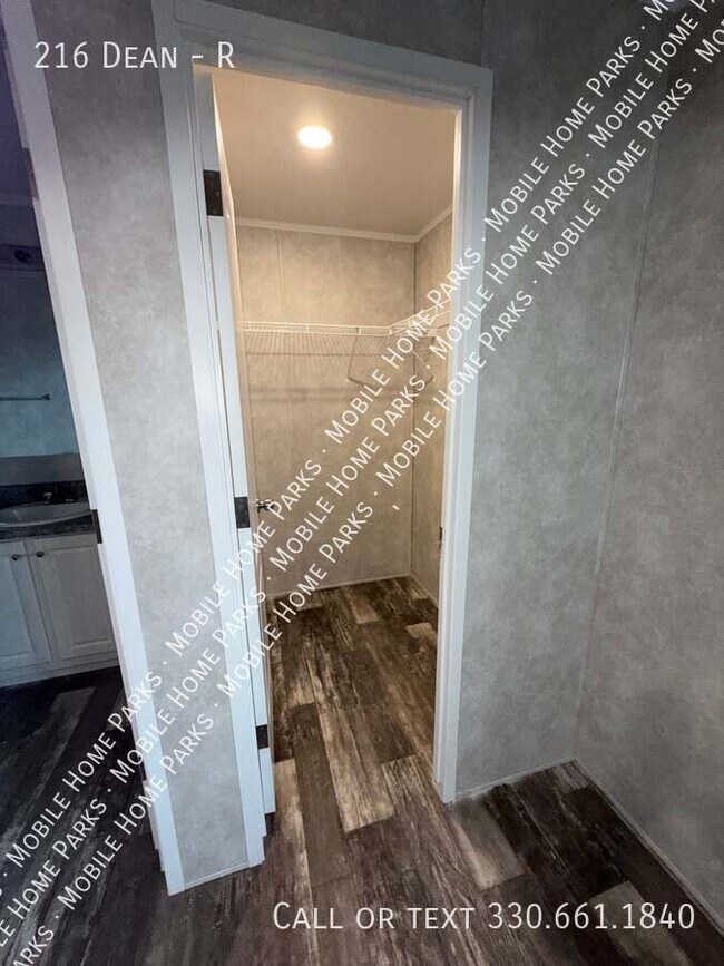 Building Photo - 216 Dean-R