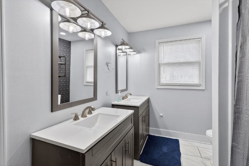 Building Photo - 430 N Linden St