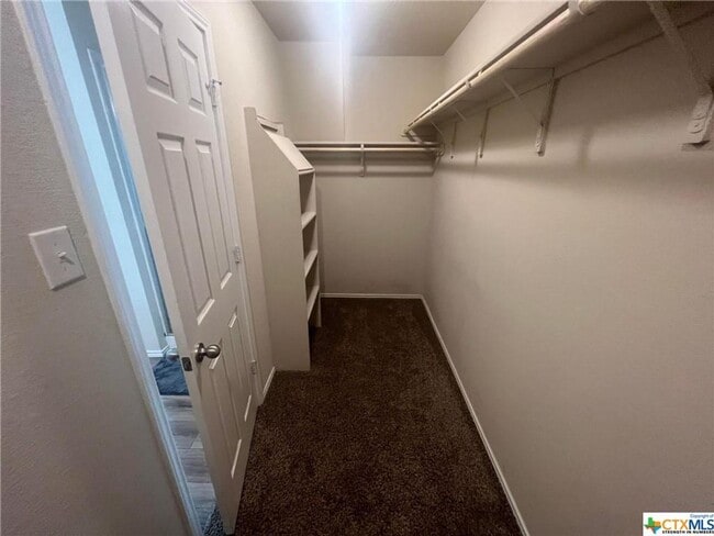 Building Photo - Lovely 3 bed 2 bath coming soon!