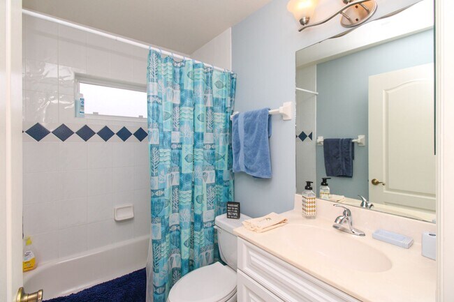 Building Photo - ** 4 BED-3 BATH PRIVATE SINGLE FAMILY POOL...