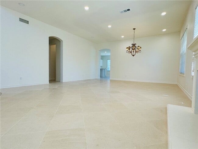 Building Photo - 19 Vernon