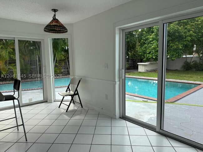 Building Photo - 10331 SW 135th Ct
