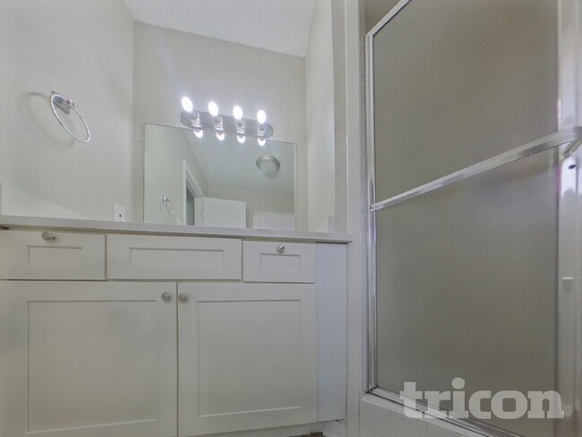 Building Photo - 6212 Douglas Dr