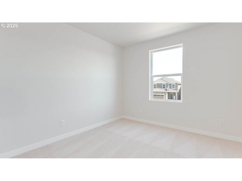 Building Photo - 9212 SE Azalea St