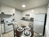 Building Photo - Lone Pine Apartments