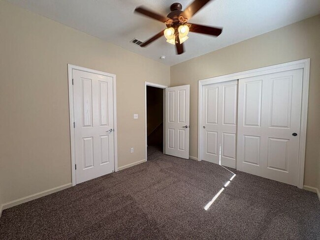 Building Photo - Ground Level, Two Bedroom Condo in Davis Oaks