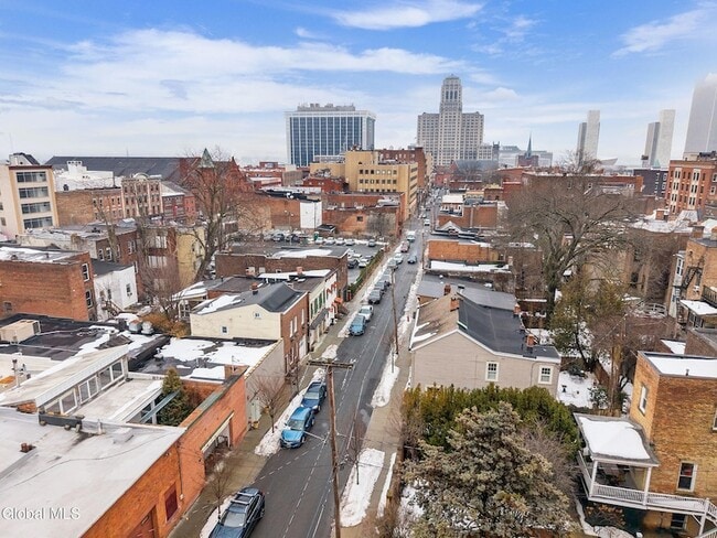 Building Photo - 83 Spring St