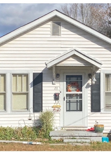 Primary Photo - 211 Fairview St