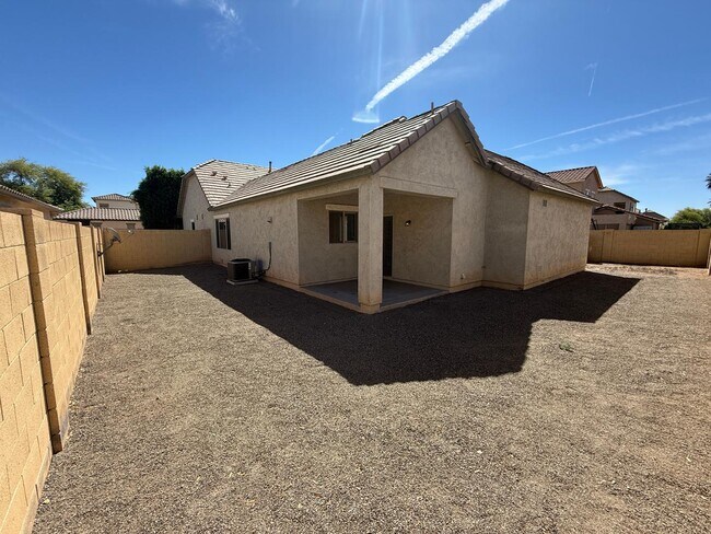 Building Photo - 336 N 77th Pl