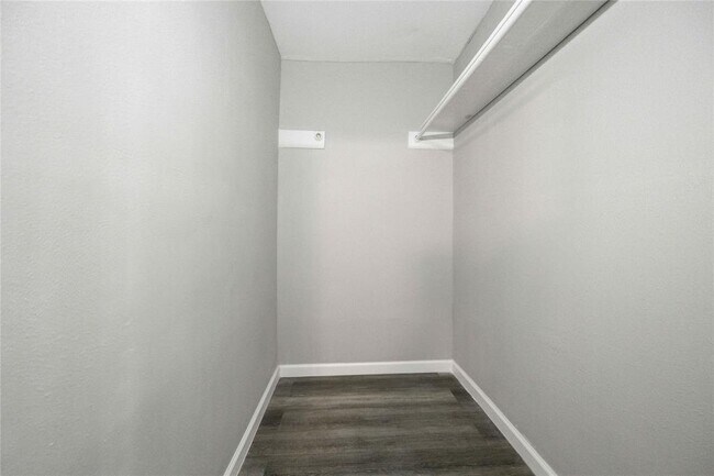 Building Photo - 6327 Mardale Dr