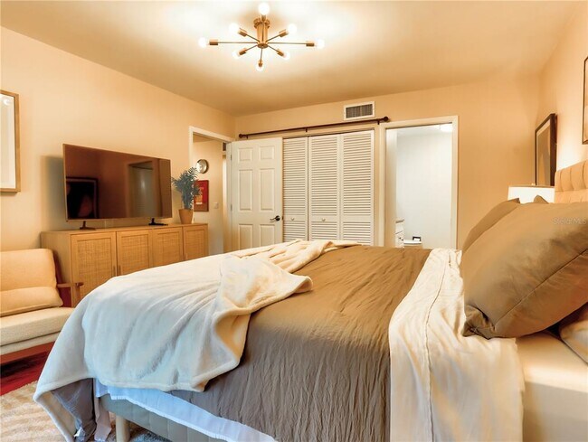 Building Photo - 322 Timber Lake Dr