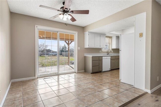 Building Photo - 1306 W Bonnie Ln