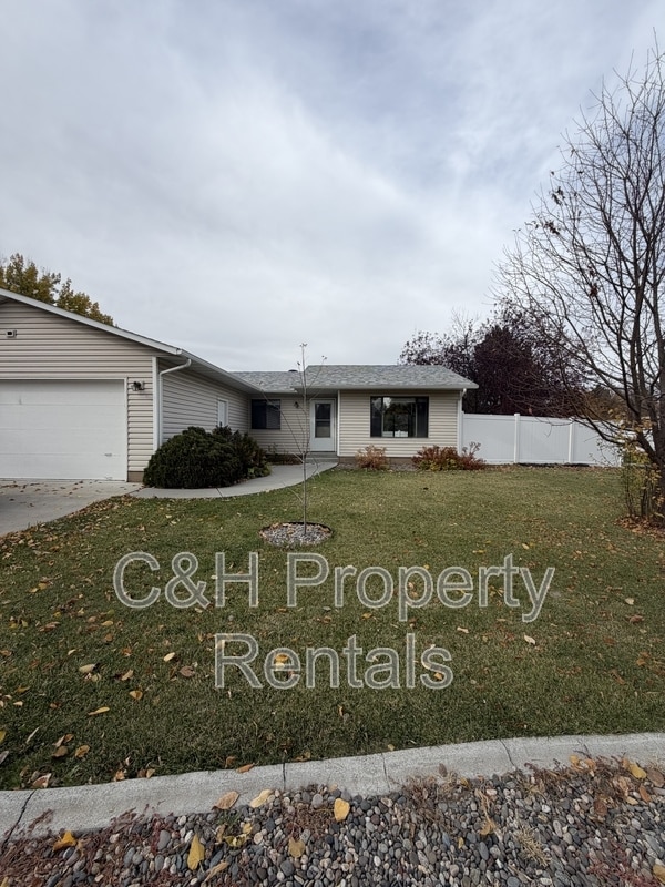 Building Photo - 3550 Granger Ave E