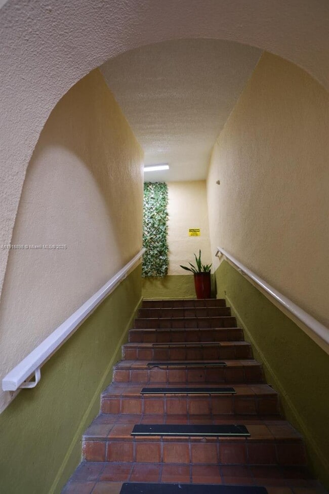 Building Photo - 2300 W Flagler St