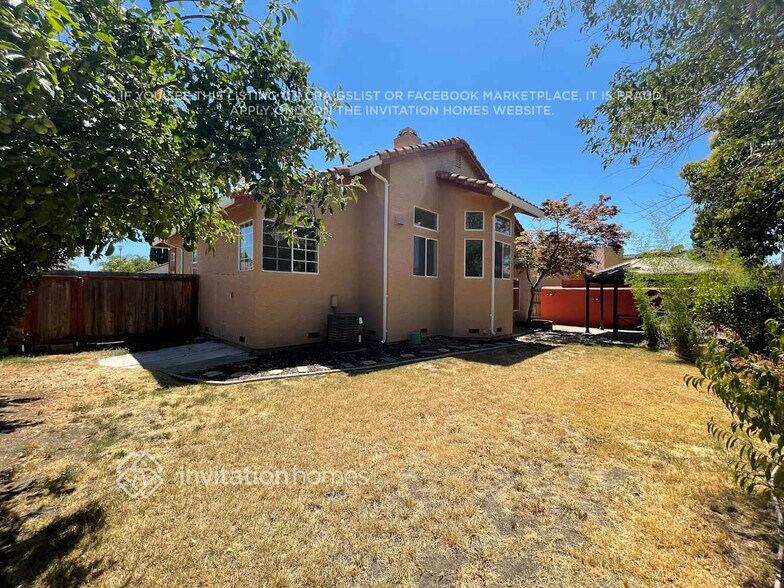 Building Photo - 4821 Laguna W Way