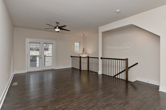 Building Photo - Luxury 3-Bed, 3.5-Bath Townhouse in Prime ...