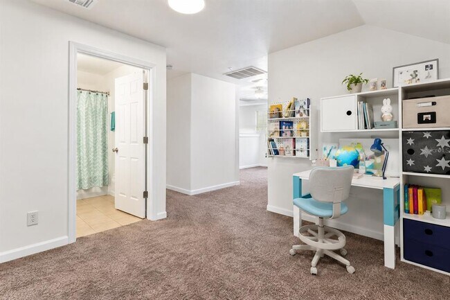 Building Photo - 16013 Stags Leap Dr