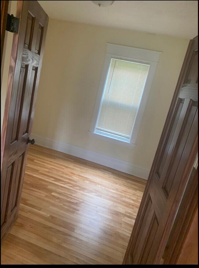 Building Photo - 389 Fairview Ave N Unit 1