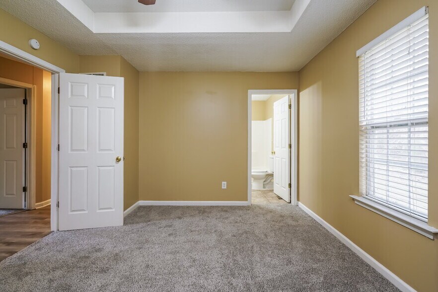 Building Photo - 6320 Wellington Ct