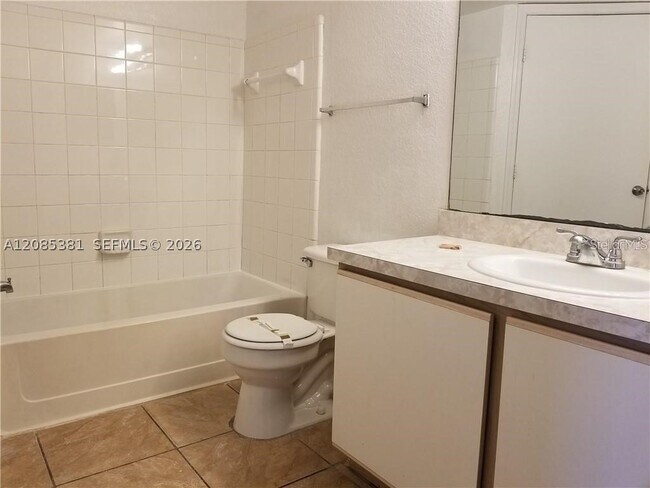 Building Photo - 2213 Grand Cayman Ct