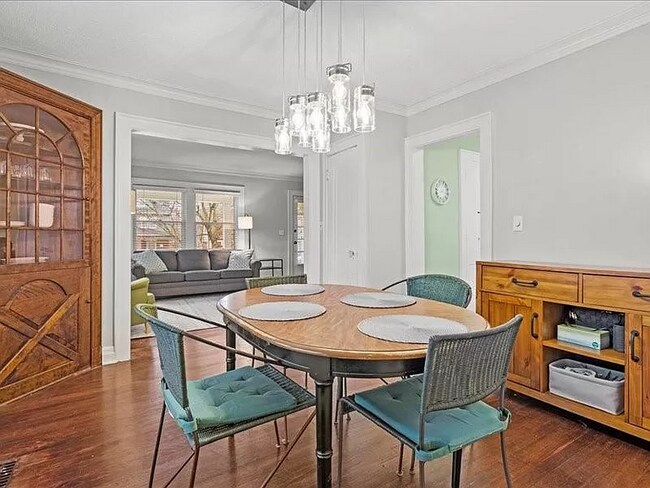 Building Photo - 7527 Madison Ave