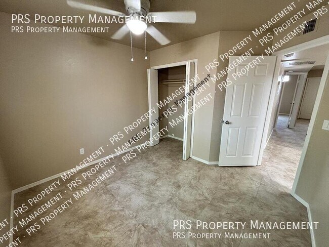 Building Photo - 551 S Lesueur-Unit 2