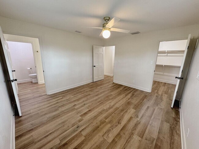 Building Photo - 5121 FM 446