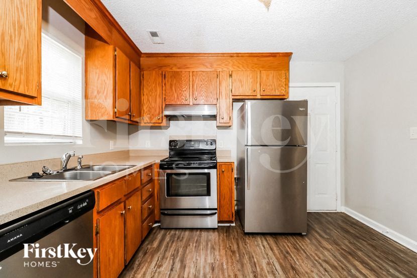 Building Photo - 110 Stillwell St