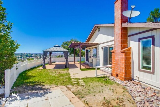 Building Photo - Updated 4Bdm 3Ba Home with Spectacular Vie...
