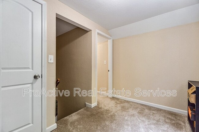 Building Photo - 6040 Airway Ln