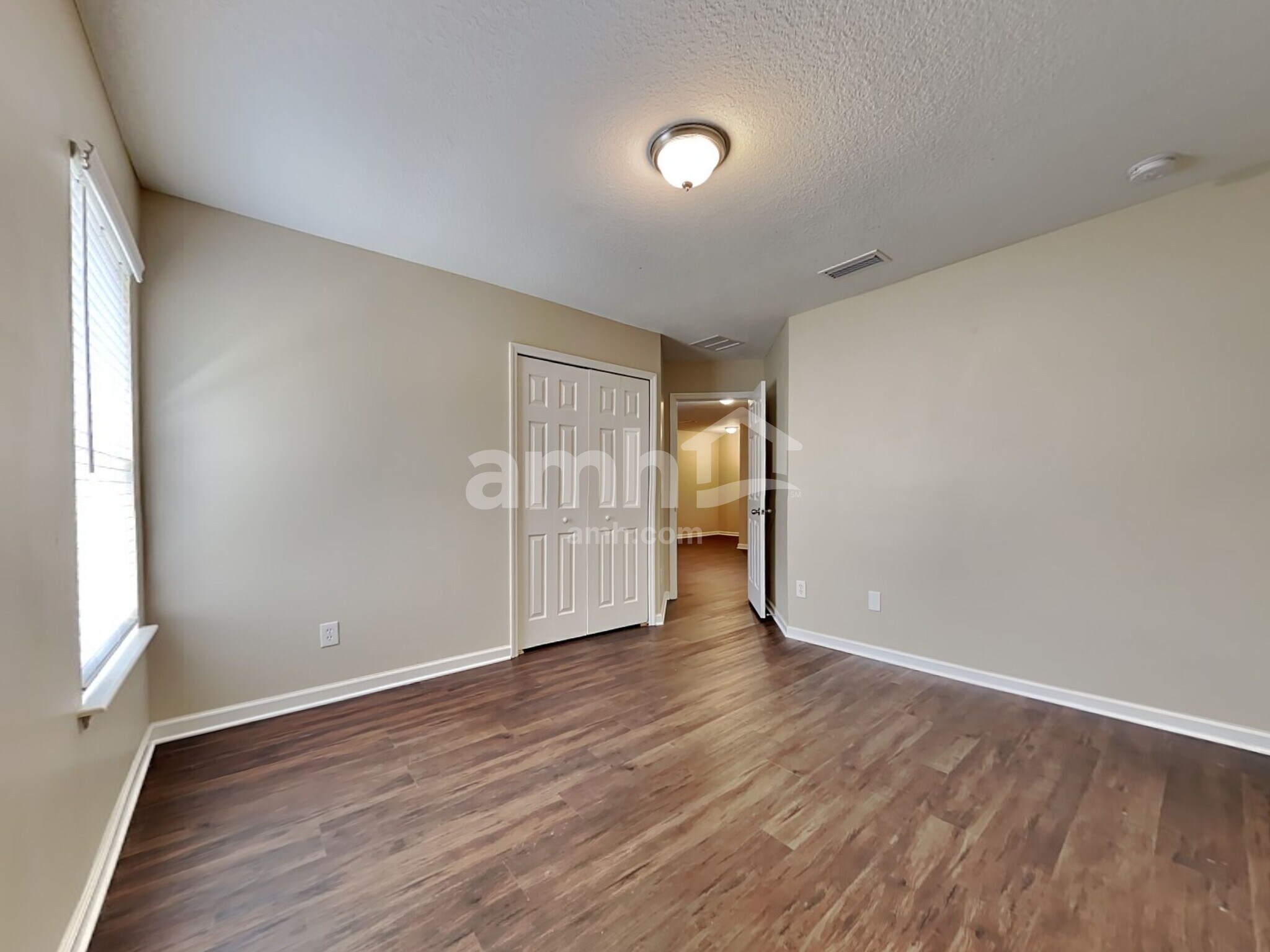 Building Photo - 304 N Hidden Tree Dr